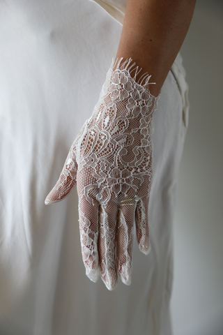 Short Wedding Lace Gloves