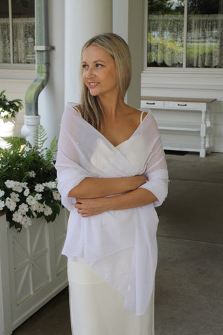 White Shawl with Pearls – PolliAmore White Shawl with Pearls – PolliAmore
