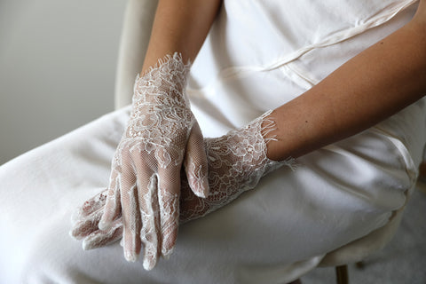 Short Wedding Lace Gloves