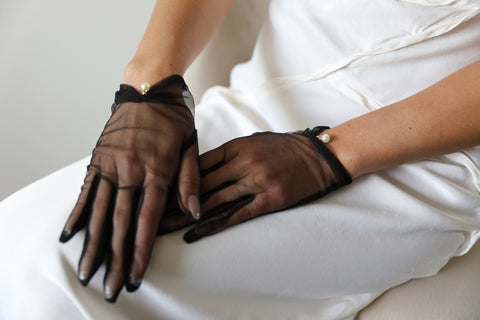 Short Black Gloves with Pearls
