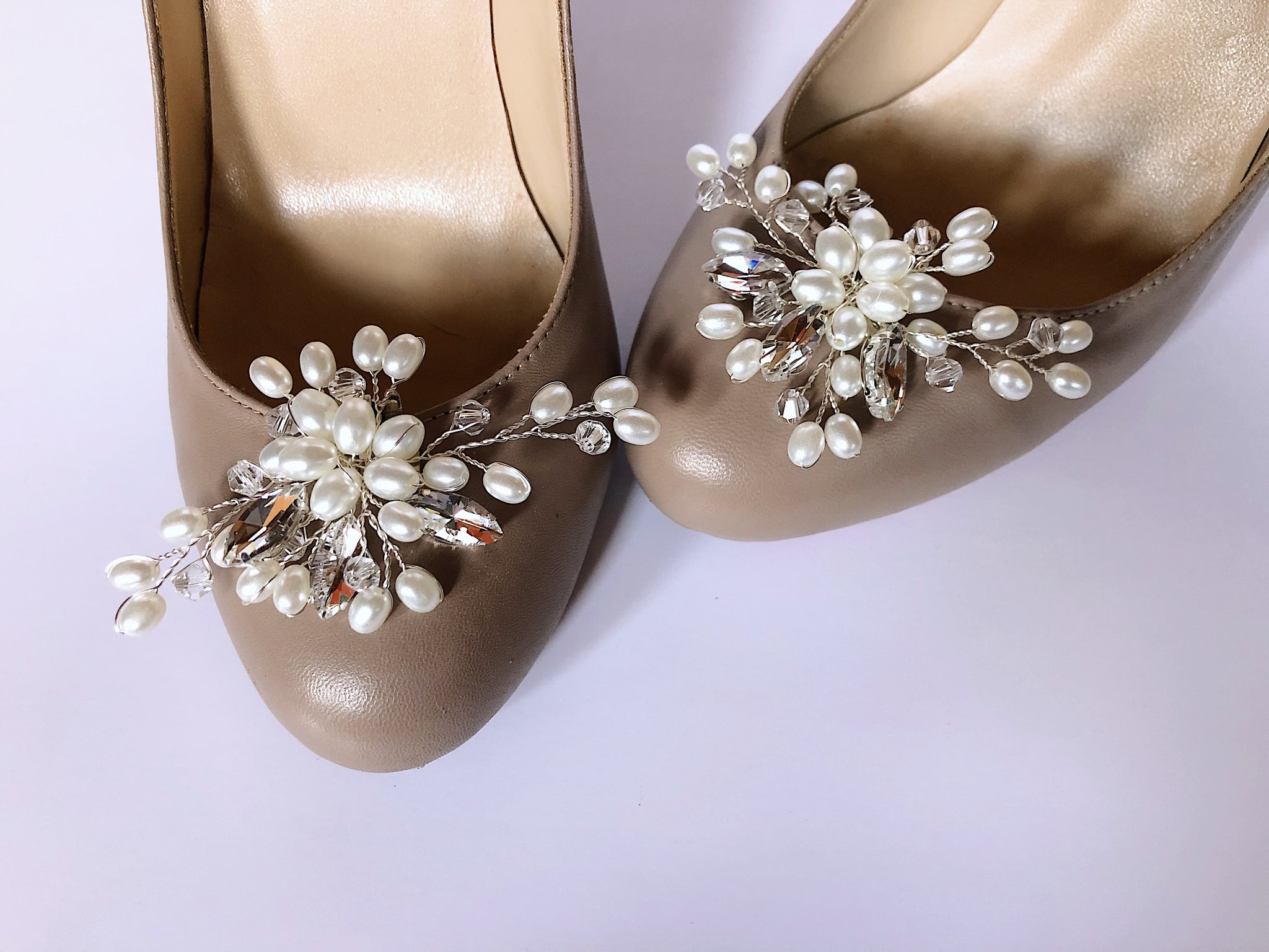 Shoes buckles with pearls